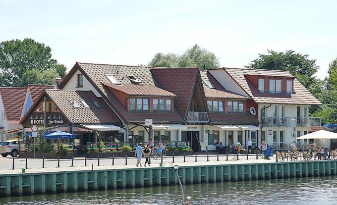 Hotel Zur Bruecke グライフスヴァルト エクステリア 写真
