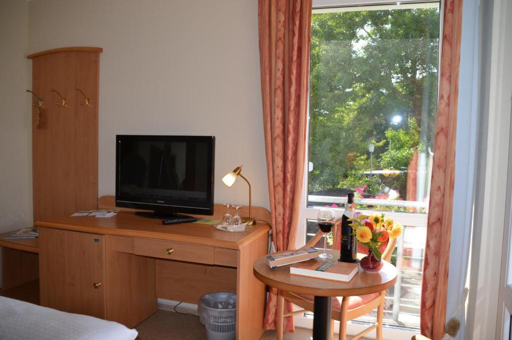 Hotel Zur Bruecke グライフスヴァルト エクステリア 写真